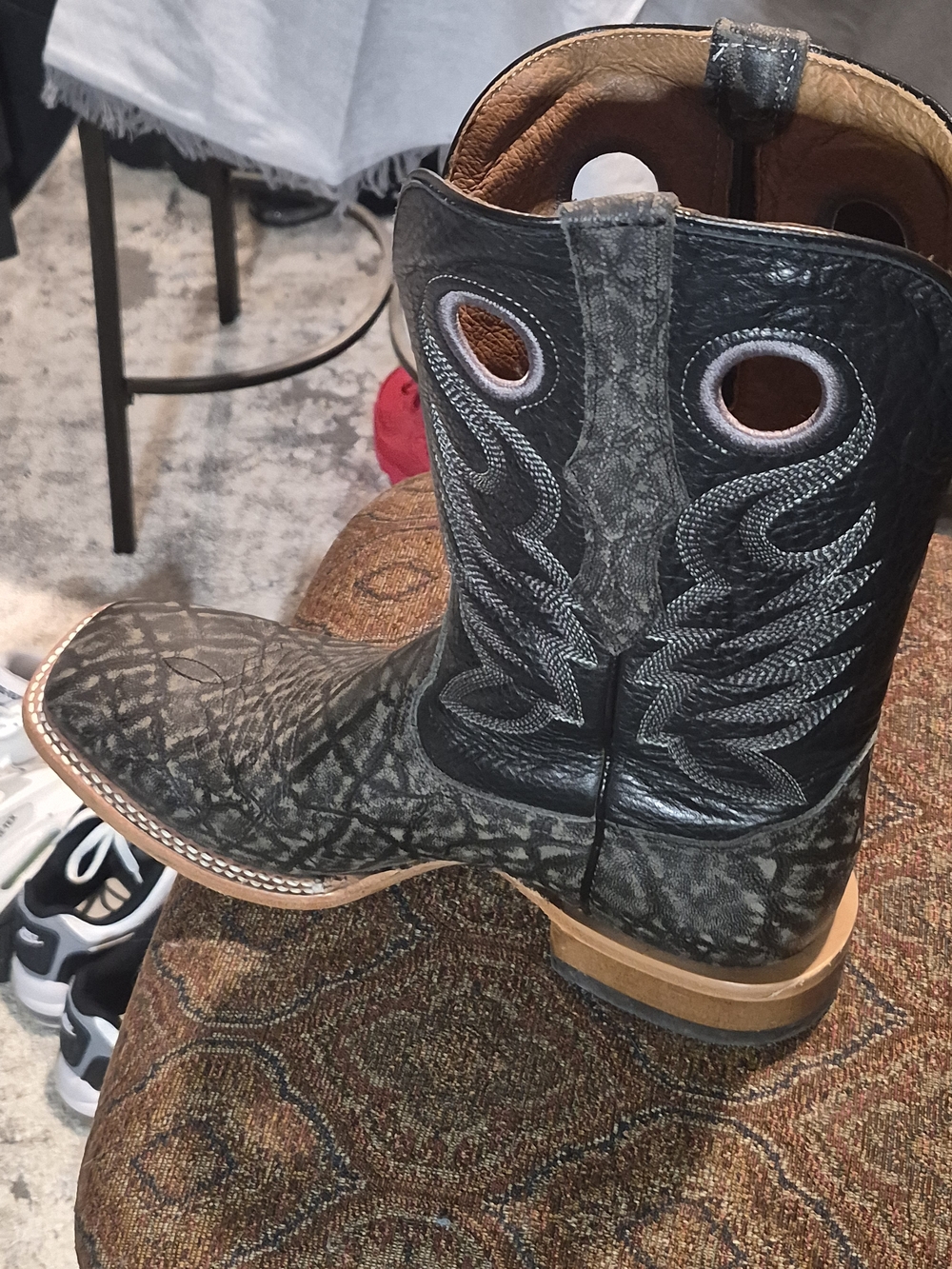 Men's Black Western Cowboy Boots with Distressed Pattern - Picture 5 of 11